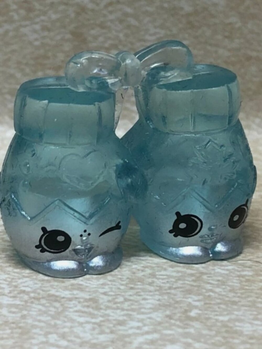 EXCLUSIVE Series 8 Lost Luggage Hug n' Snug Mittens Shopkins